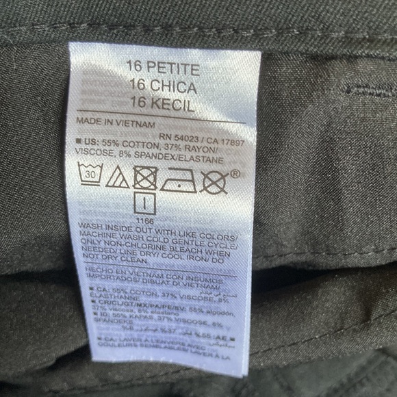 OLD NAVY Black High Rise Pixie Pants NWT - Picture 5 of 5